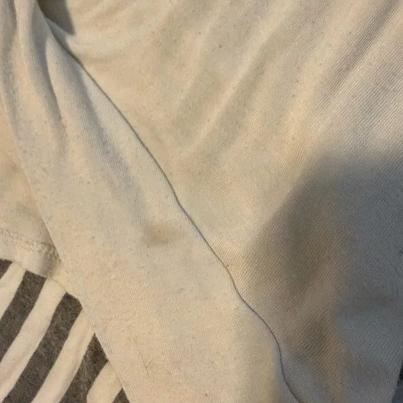 American Eagle Outfitters Cream Short Sleeve Tee - Picture 2 of 3